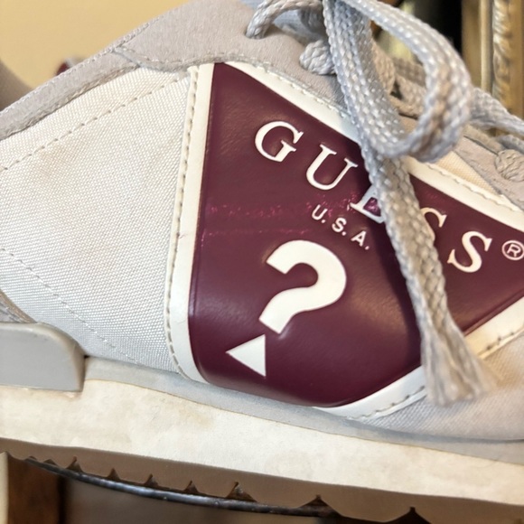 Guess| Cute & Sporty Light Grey/Burgundy Casual Logo Sneakers Sz 7.5 - Picture 3 of 8